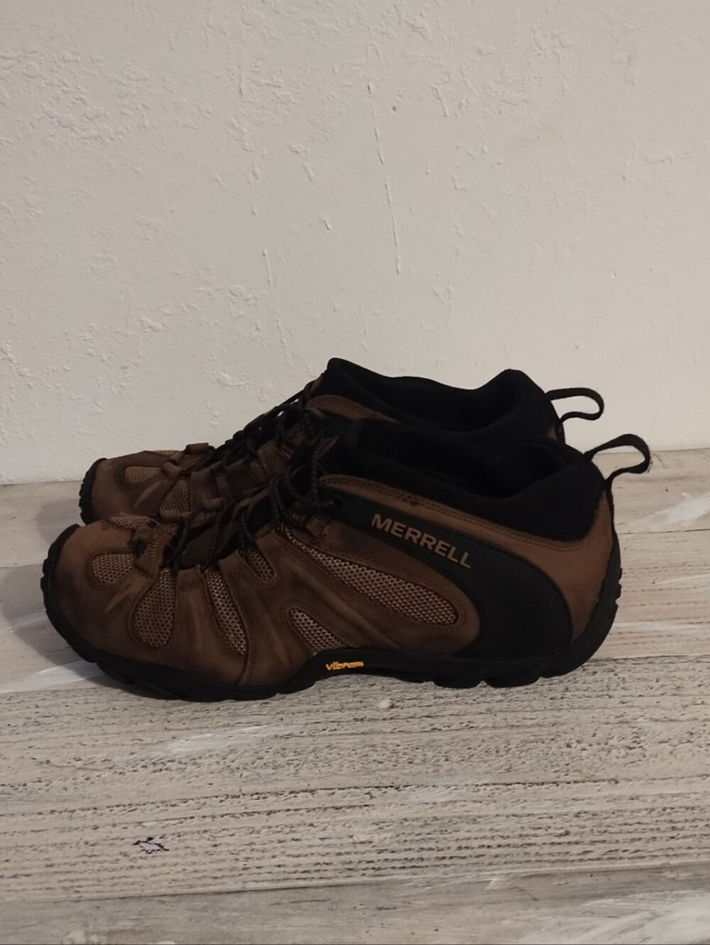 Merrell Chameleon 8 Stretch Dark Earth Hiking Boot Shoe U.S.A Men's size 10.5